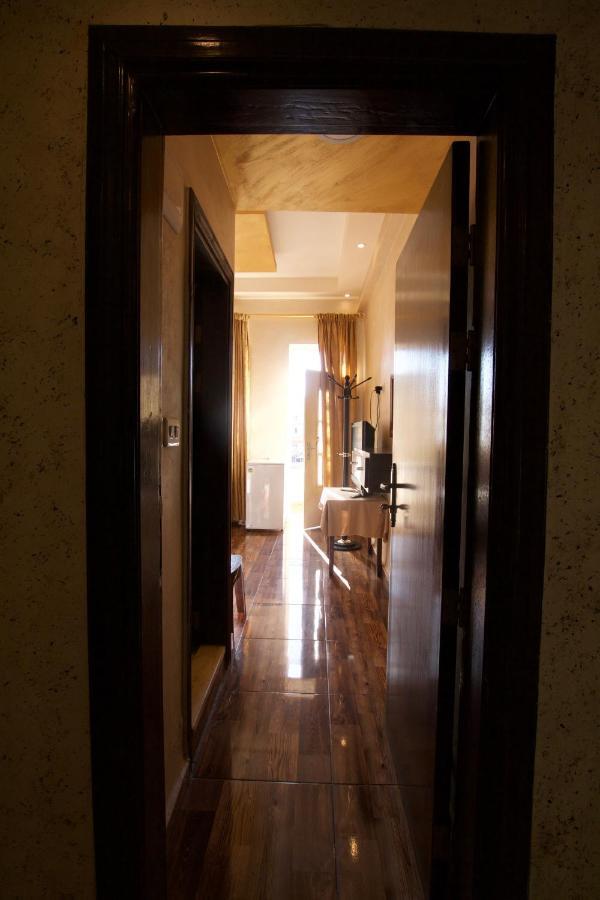 Erasmus Student House By Sunrise Hostel Аман Екстериор снимка